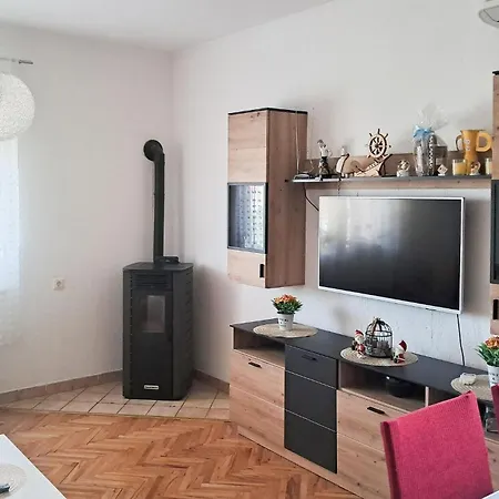 3 Bedroom In Novi Vinodolski